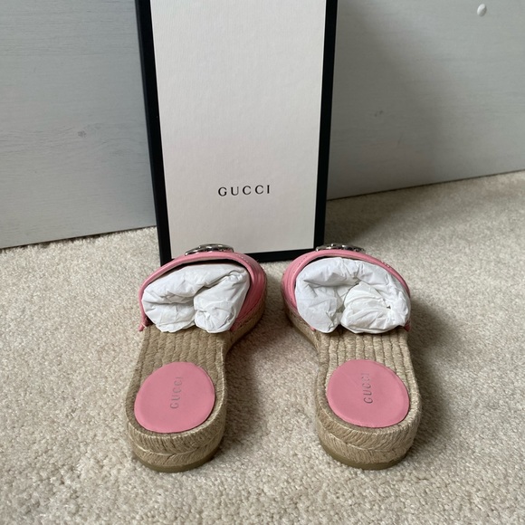 SOLD **BRAND NEW GUCCI SANDALS** - Picture 4 of 15